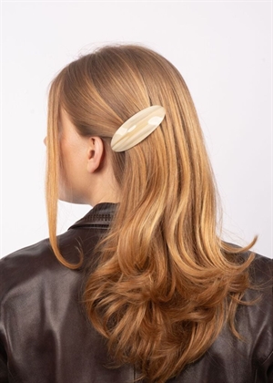Oval bone clip Ivory Sui Ava 